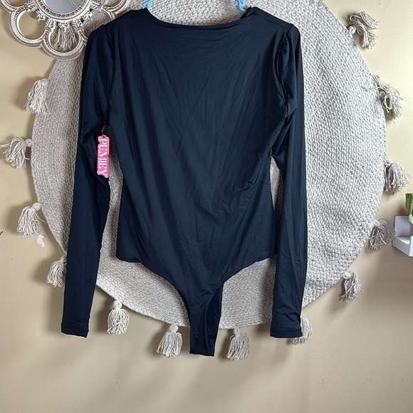 Black pumiey long sleeve thong bodysuit - Picture 7 of 8